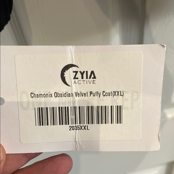 Women’s ZYIA puffer jacket - Picture 2 of 3